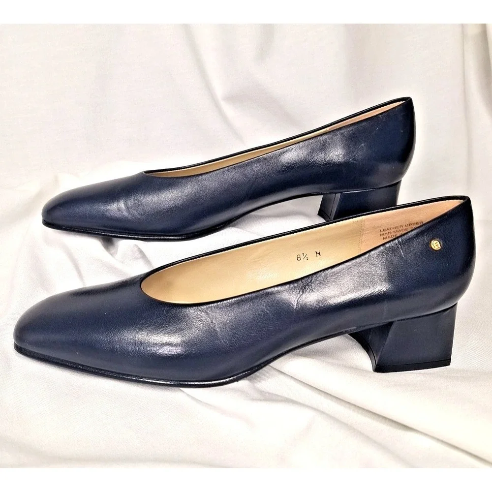 NOS Etienne Aigner 8.5 N Navy Blue Leather Sarah Pumps Block Heel Shoes Logo NEW